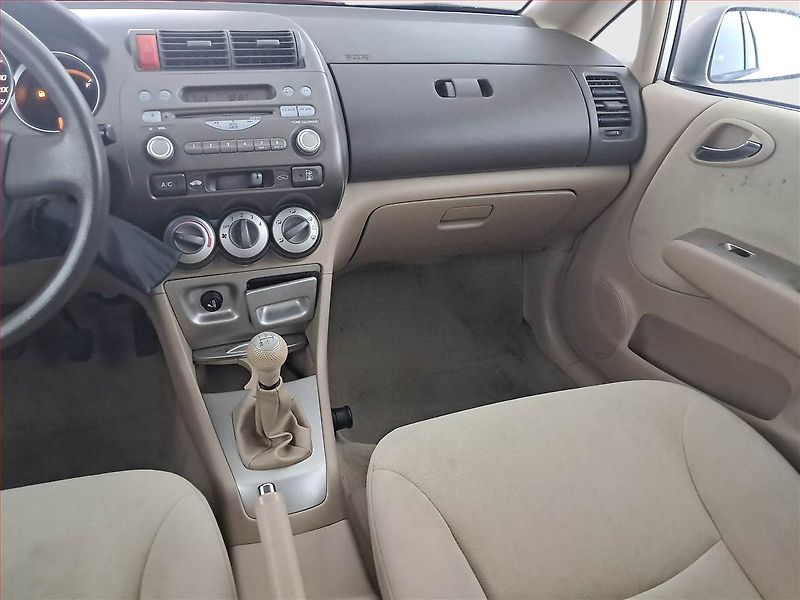 Honda City (2007) 1.4 i, nová STK, levný provoz - fotka 8 z 18