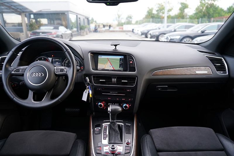 Audi Q5 2.0 TDI/Quattro/DSG/kůže/180PS - fotka 28 z 48