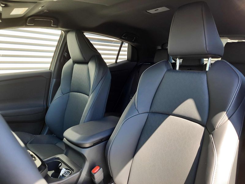 Subaru Uncharted (2026) Executive 77 kWh AWD 252 kW - fotka 12 z 64