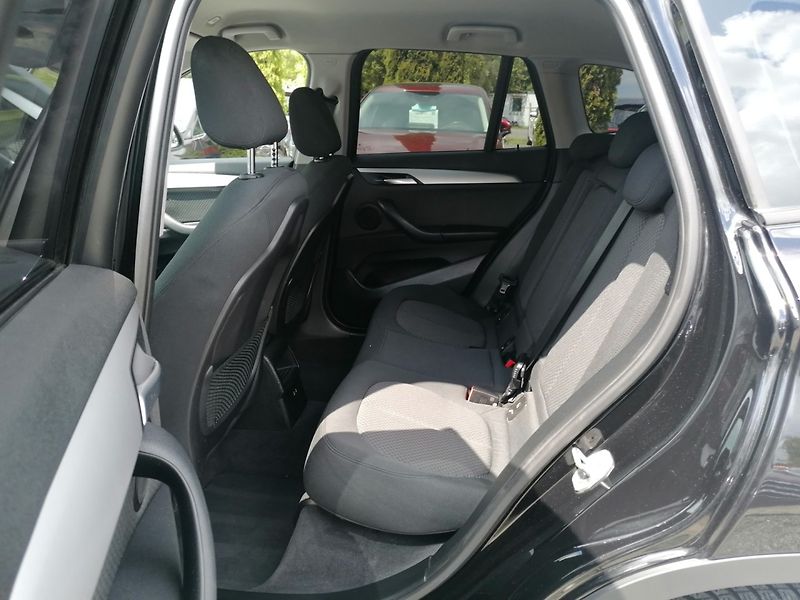 BMW X1 (2020) 18D 110kw X-Drive ČR LED - fotka 10 z 25