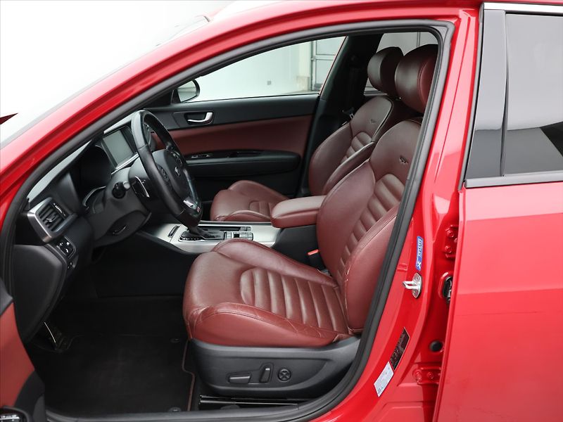 Kia Optima 2,0 T - GDI 180kW GT CZ - fotka 10 z 28