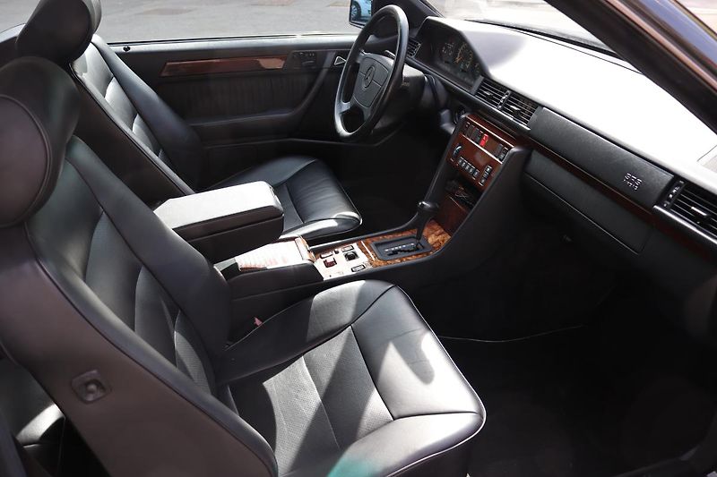 Mercedes-Benz 124 E320 CABRIO 162kW - fotka 38 z 50