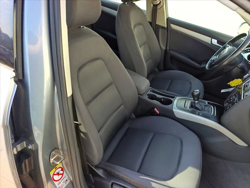 Audi A4 Avant 2,0 TDi Quattro Aut. Kli - fotka 26 z 30