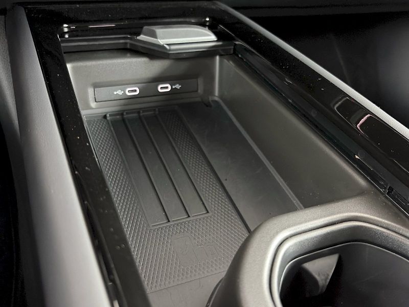 Volkswagen ID.7 Tourer (2025) GTX 250kW 4Motion, 91 kWh - fotka 37 z 48