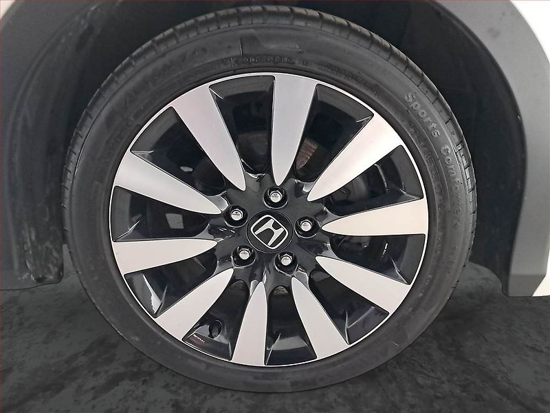 Honda Civic (2015) 1.6 i-DTEC, Tempomat - fotka 15 z 17