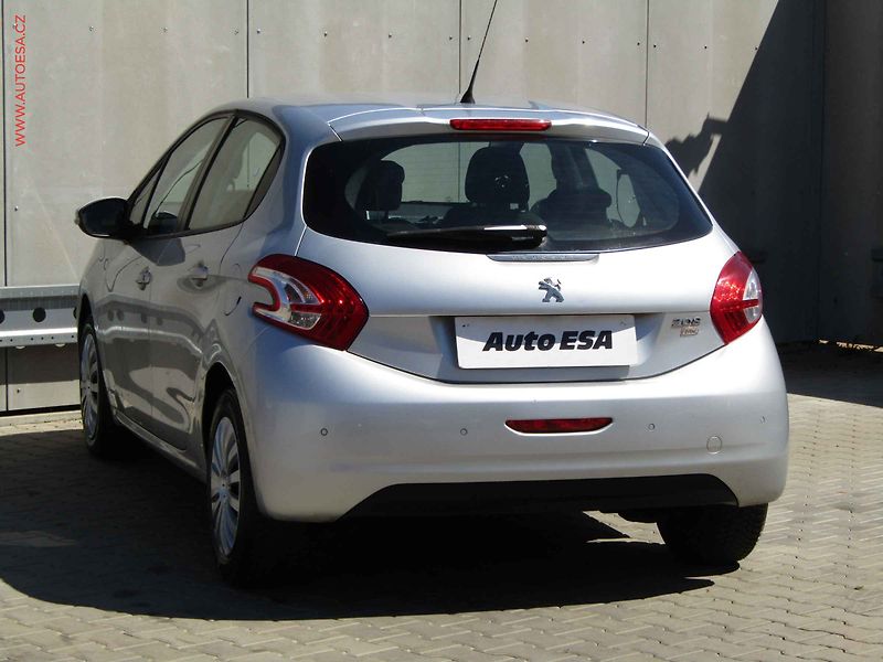 Peugeot 208 (2015) 1.4d, ČR, autoAC, temp - fotka 6 z 17