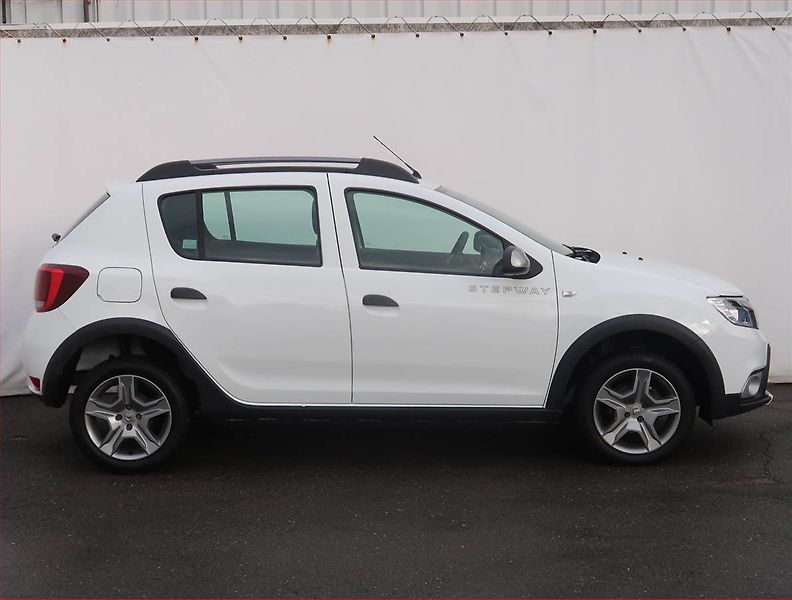 Dacia Sandero (2021) Stepway 1.0 SCe, ČR,1.maj - fotka 6 z 15