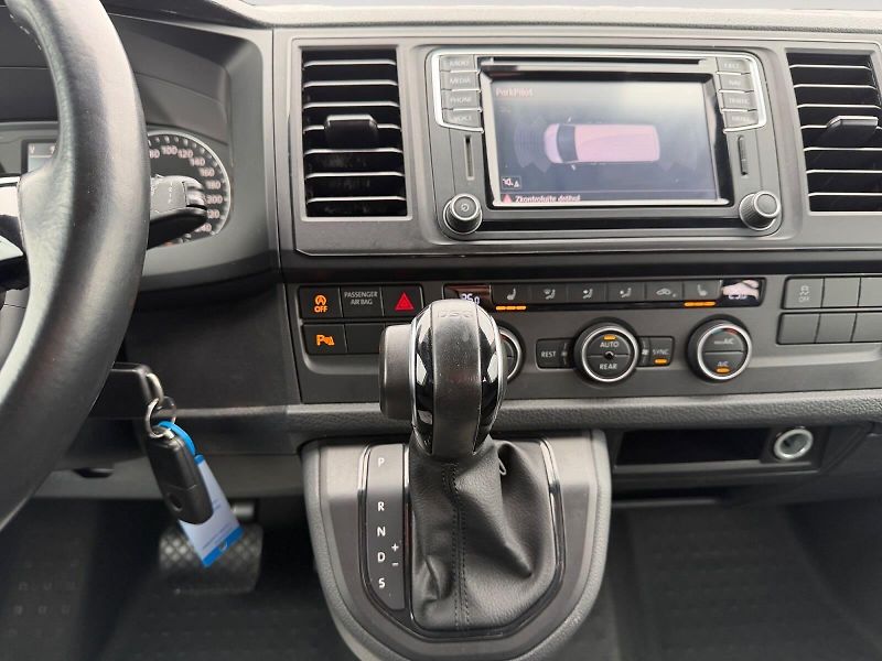 Volkswagen Caravelle (2017) LONG 4x4 DSG 110kW 9MÍST NAVI - fotka 12 z 21