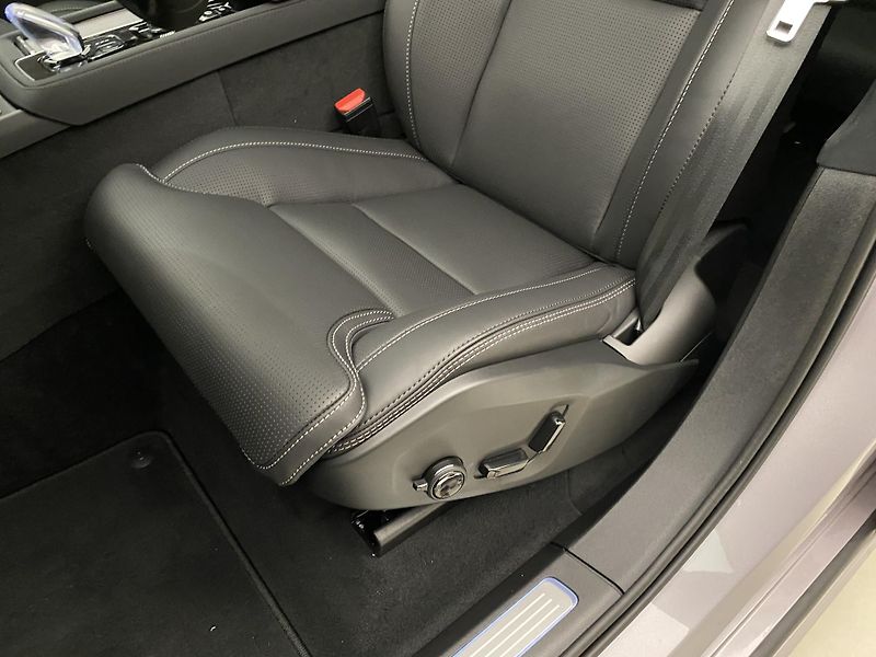 Volvo XC90 (2026) T8 AWD Plug-in BRIGHT ULTRA - fotka 32 z 76
