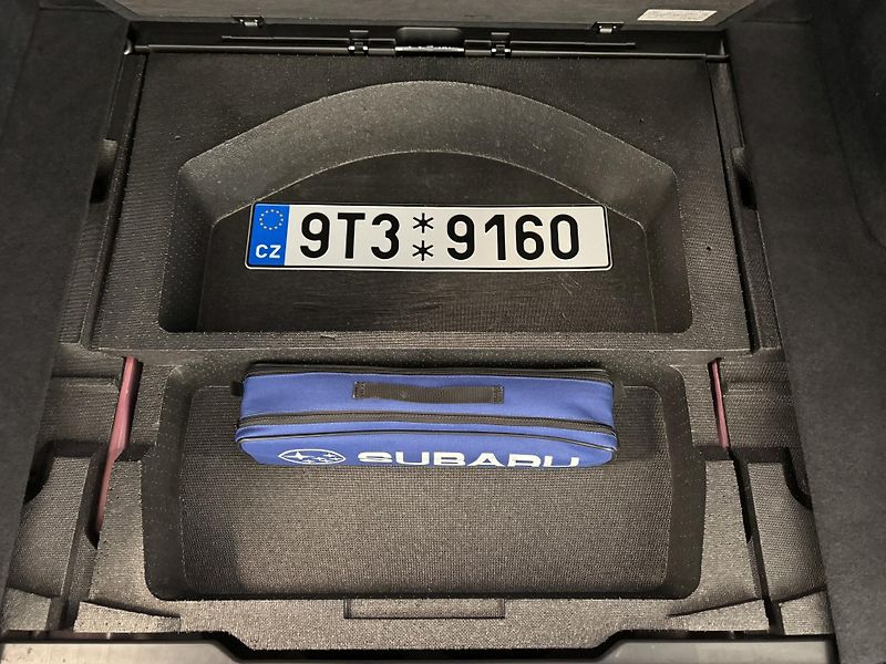 Subaru Outback 2.0D Comfort Cross Line CVT,CZ - fotka 21 z 50