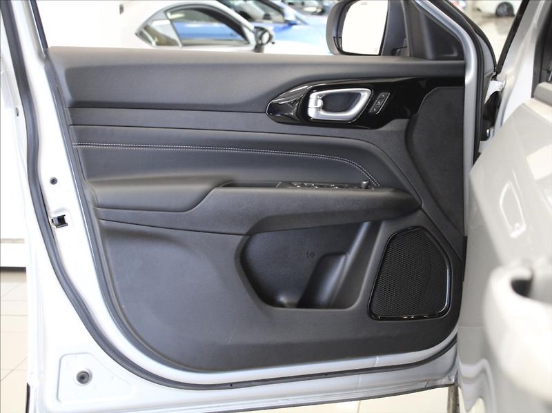 Jeep Compass 1,3 i AT Anniversary Kamera ČR - fotka 17 z 29