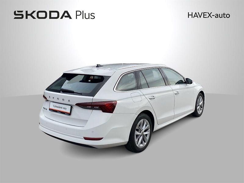 Škoda Octavia (2022) Combi 1.5 TSI Style - fotka 2 z 36