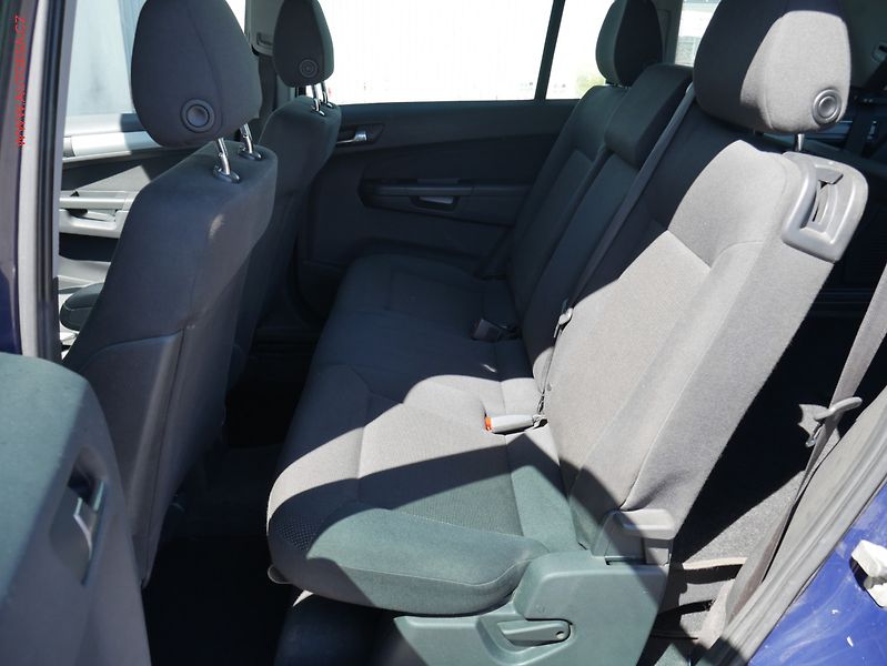 Opel Zafira (2012) 1.7CDTi, AC, temp, tažné - fotka 10 z 20