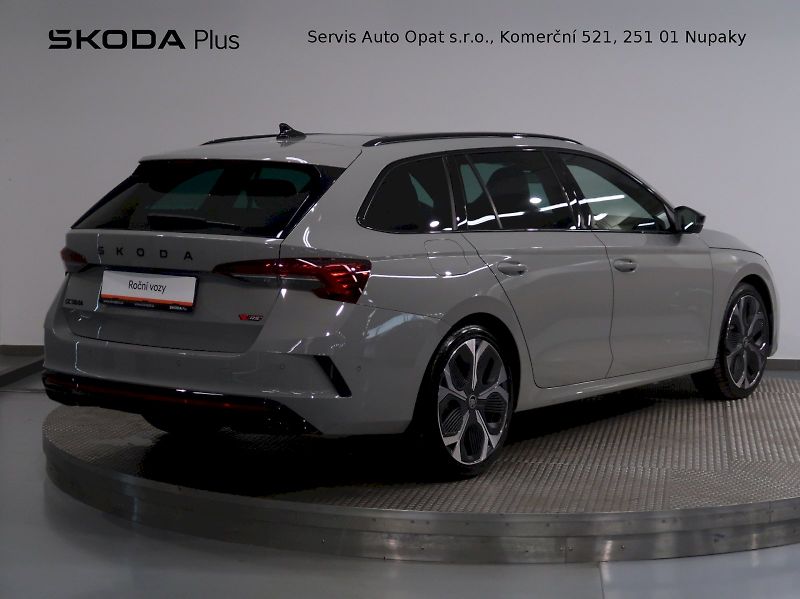 Škoda Octavia (2026) RS 2.0TSI 195KW DSG TAŽNÉ WEBA - fotka 2 z 48