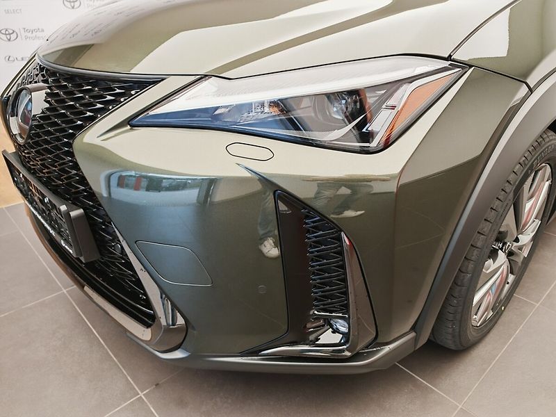 Lexus UX 300h F Sport Design 300H - fotka 5 z 33