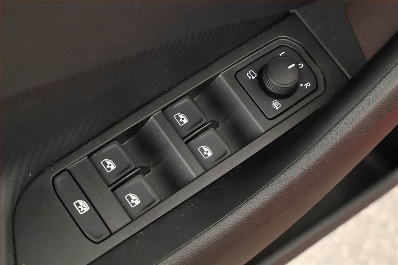 Škoda Scala (2025) 1.0 TSI, MONTE CARLO, AUTOMAT - fotka 9 z 20