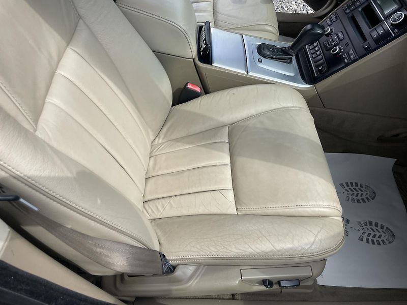 Volvo XC90 2.5TDi D5 200PS AWD R-DESIGN!! - fotka 149 z 180