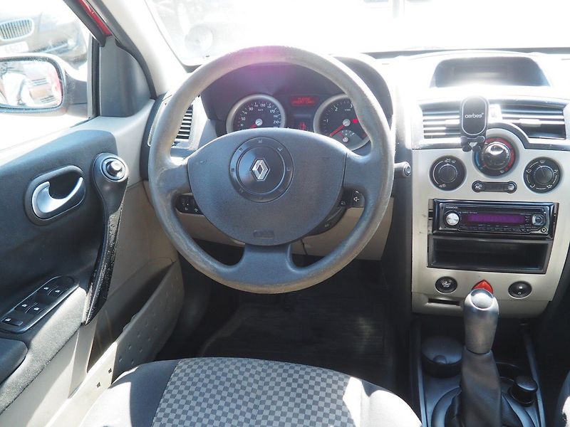 Renault Mégane (2004) 1.5 DCI - fotka 17 z 26