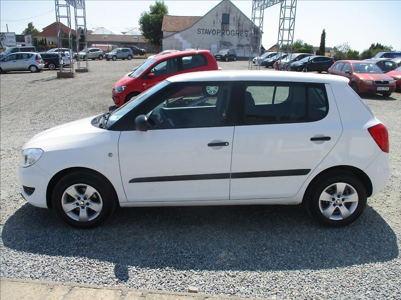 Škoda Fabia 1,2 TSi, klimatizace,serviska, - fotka 8 z 39
