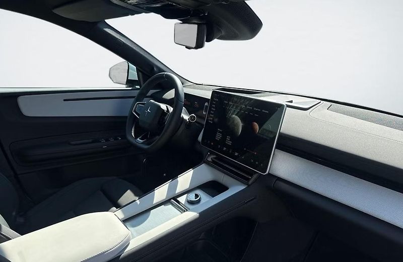 Polestar 4 LR AWD Plus Pilot 360kam Pano. - fotka 13 z 18