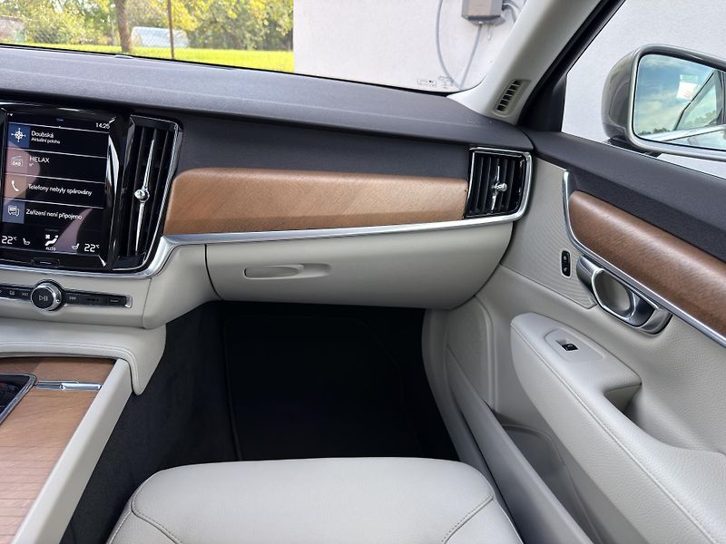 Volvo S90 B5 AWD (nafta) // tažné zaříz. - fotka 21 z 38