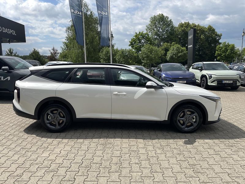 Kia K4 Sportswagon (2026) 1.6T-GDi 7DCT SPIN 110Kw - fotka 2 z 24