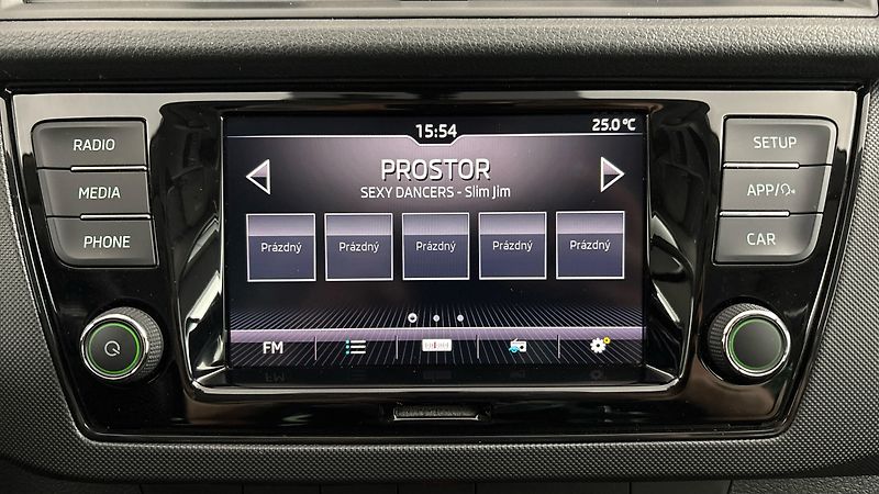 Škoda Fabia 1.0 TSI Black Combi - fotka 11 z 24