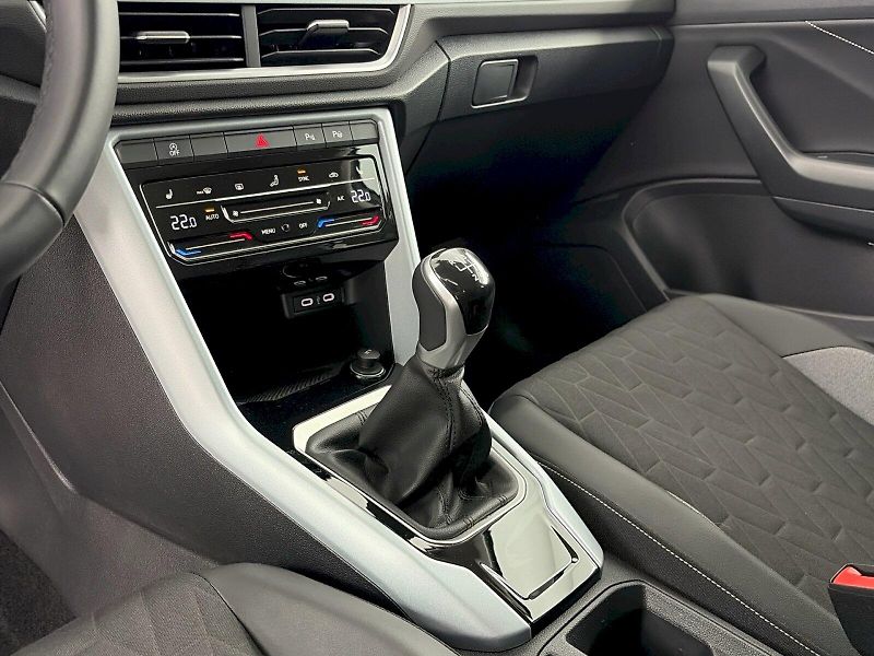 Volkswagen T-Roc (2025) Life GOAL 1.0 TSI 85kW - fotka 22 z 27