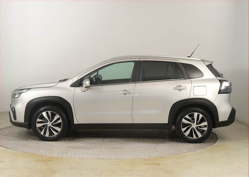 Suzuki SX4 S-Cross (2022) Elegance 1.4 BoosterJet - fotka 3 z 24