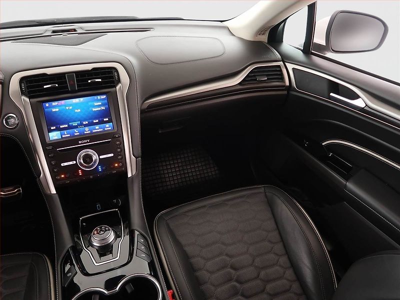 Ford Mondeo (2020) Vignale 2.0 EcoBlue, 4X4 - fotka 8 z 21