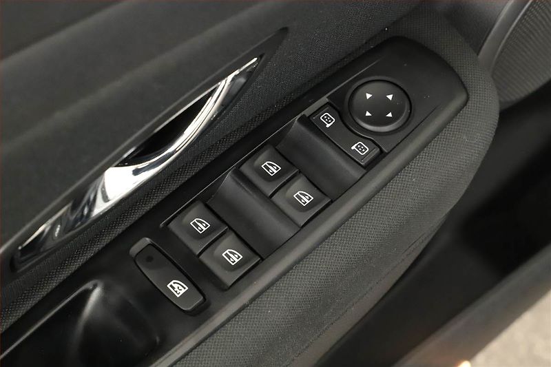 Renault Mégane (2012) 1.5 dCi, za skvělou cenu - fotka 10 z 14