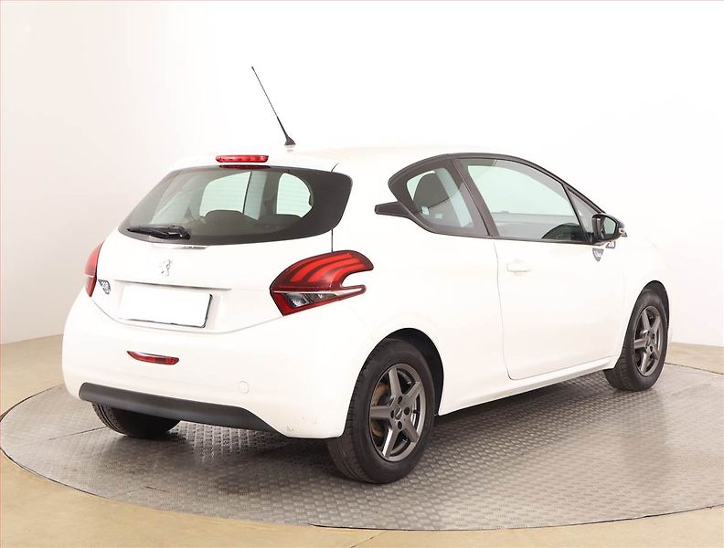 Peugeot 208 (2018) 1.2 PureTech, Serv.kniha - fotka 5 z 15