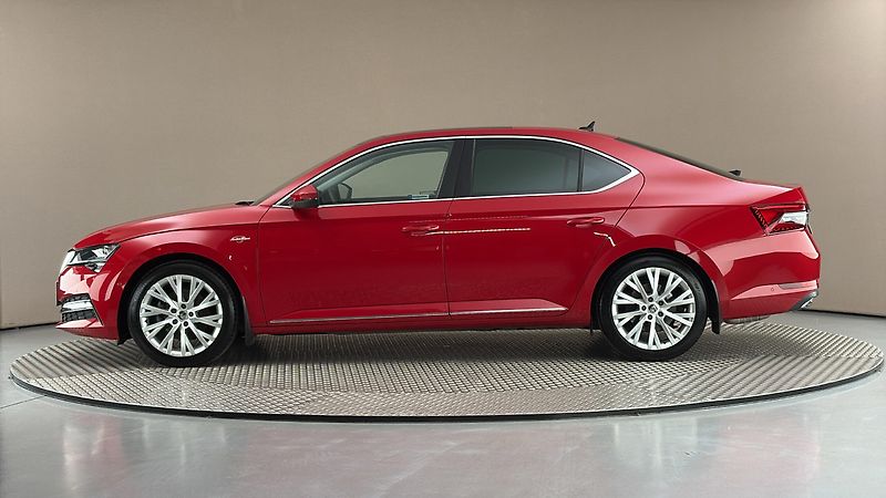 Škoda Superb 2.0 TSI DSG L&K - fotka 4 z 34