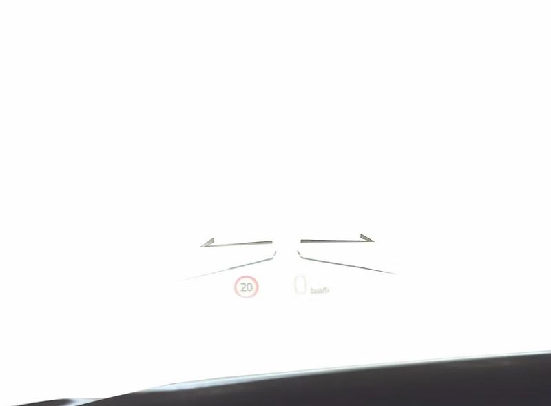 BMW i4 M50 xDrive GC 360k HuD Laser - fotka 29 z 32