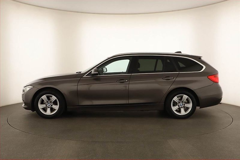 BMW Řada 3 (2014) 318 d, Navi, Xenony, Tempomat - fotka 3 z 14