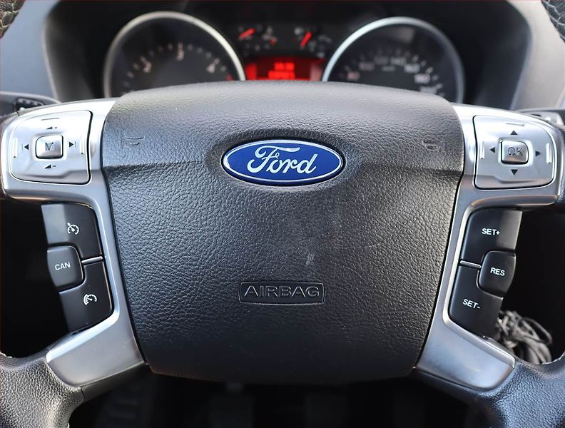 Ford Mondeo (2013) 1.6 TDCi, Navi, Tempomat - fotka 16 z 17