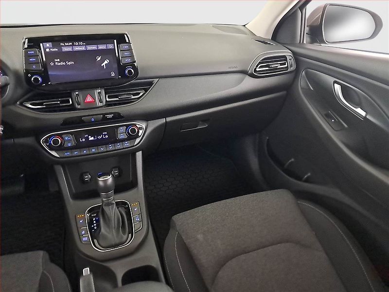 Hyundai i30 (2023) Smart 1.0 T-GDI - fotka 8 z 20