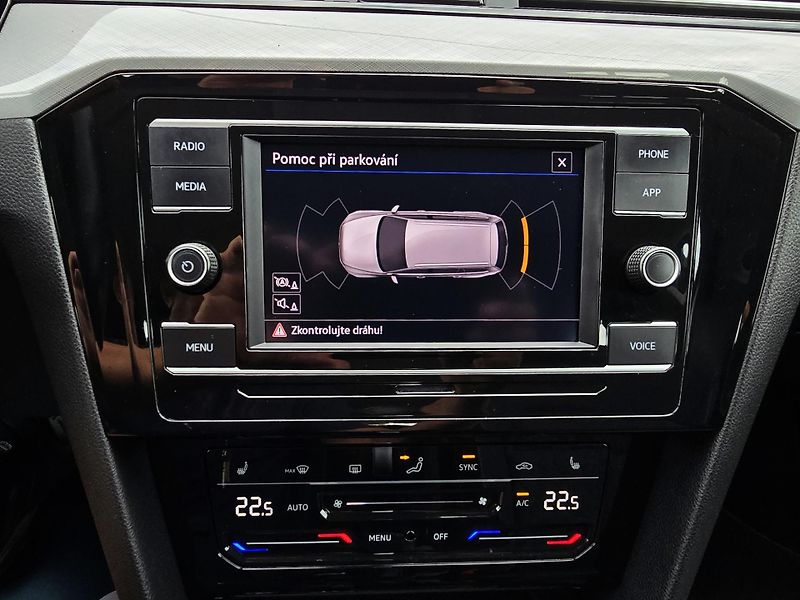 Volkswagen Passat 2.0TDI 110KW DSG BUSINESS ČR! - fotka 34 z 40