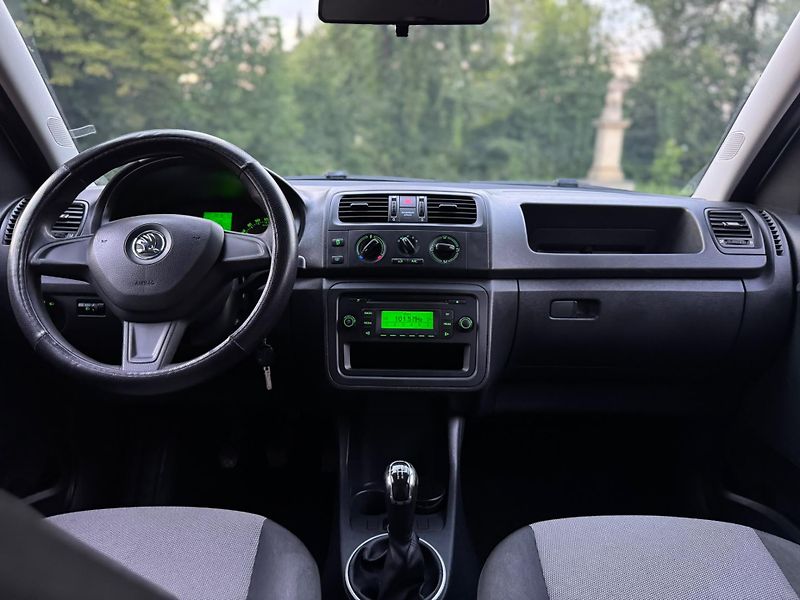 Škoda Roomster 1.6TDI ROZVODY TAŽNÉ KLIMA   - fotka 11 z 25