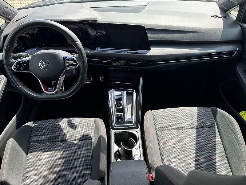 Volkswagen Golf (2023) 2.0 TSI DSG GTI - fotka 5 z 32