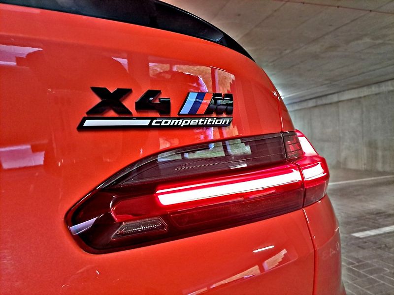 BMW X4 (2019) X4M Competition 510 PS - fotka 33 z 38