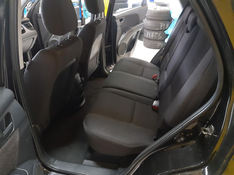 Kia Sportage 2.0 i 4x4 - fotka 14 z 18