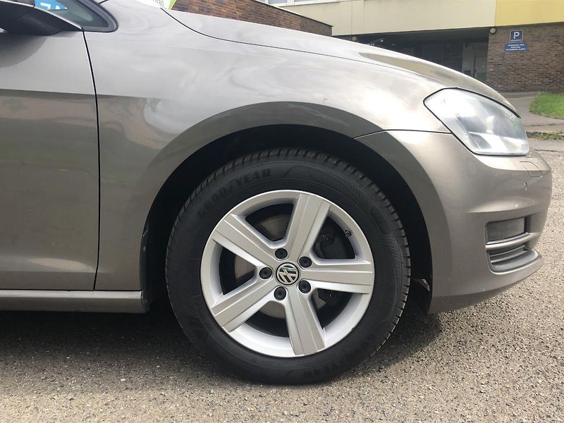Volkswagen Golf Variant (2013) 1,6TDI DSG Comfortl. Nez. top. - fotka 19 z 65