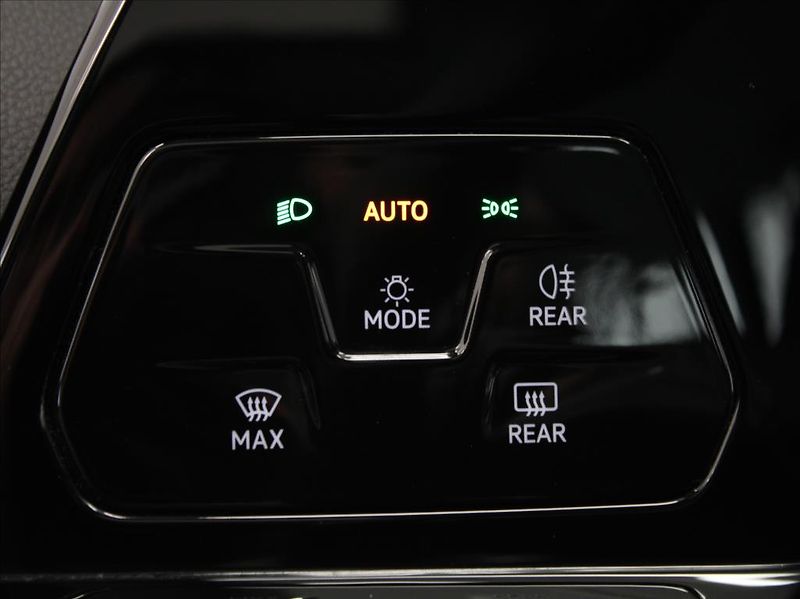 Volkswagen Golf 1,0 TSi DSG Variant 132tkm.ČR - fotka 17 z 22