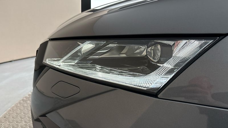 Škoda Octavia 2.0 TSI RS - fotka 18 z 27