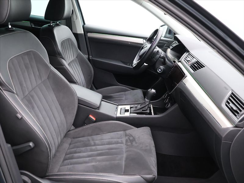 Škoda Superb 2,0 TDI DSG 4x4 CZ Style DPH - fotka 12 z 37