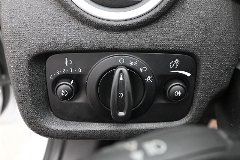 Ford Fiesta 1,0 EcoBoost 74kW Titanium Ser - fotka 24 z 28