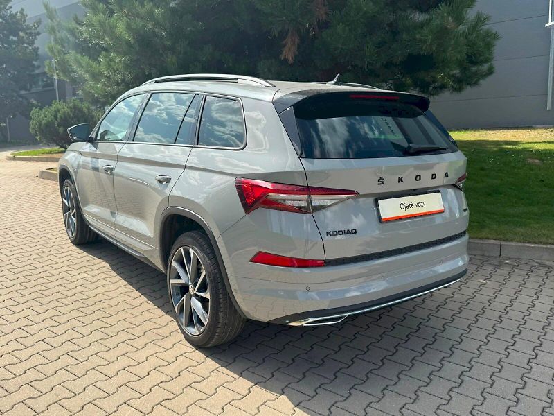 Škoda Kodiaq (2023) SPORTLINE EXCLUSIVE 2.0TSI 140 - fotka 7 z 27