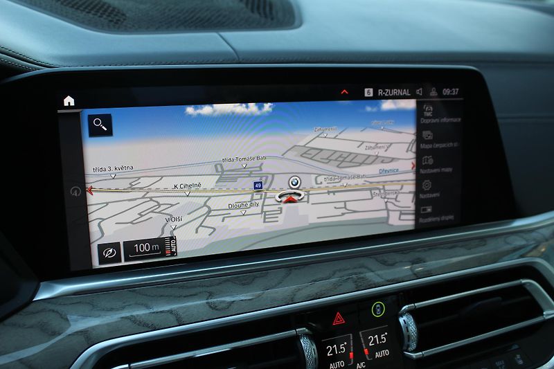 BMW X5 M50d - fotka 18 z 27