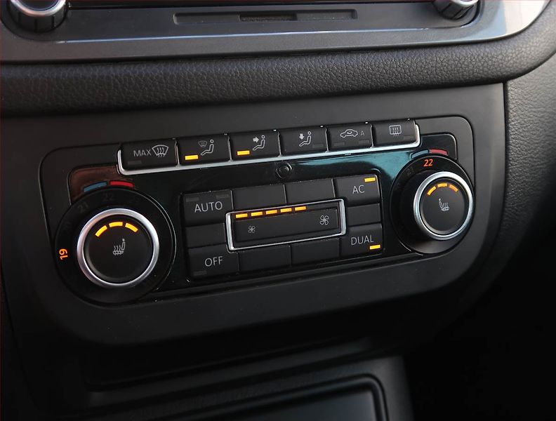 Volkswagen Tiguan (2011) 2.0 TDI, 4X4, Automat - fotka 17 z 20